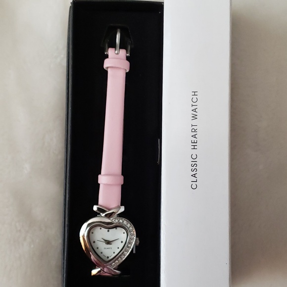 Classic heart watch by Avon-NIB - Picture 3 of 3